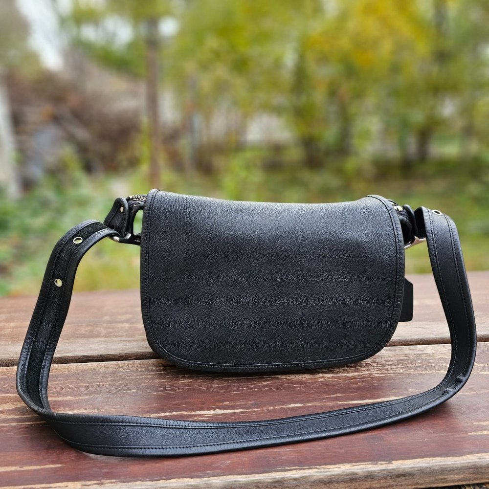 VINTAGE COACH Patricia Legacy Flap Black Leather Crossbody Bag #9951 - Picture 16 of 16